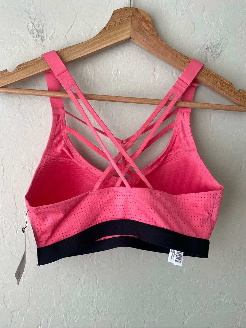 Victoria Secret sport light weight sports bra strapy front pink NEW 32D